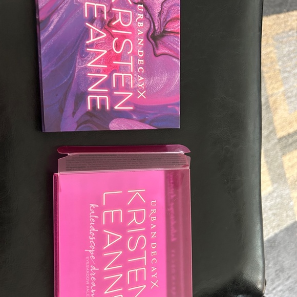 Makeup - Picture 2 of 2